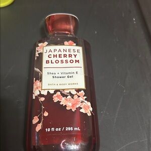 Bath & Body Works Japanese Cherry Blossom Shower Gel - Red